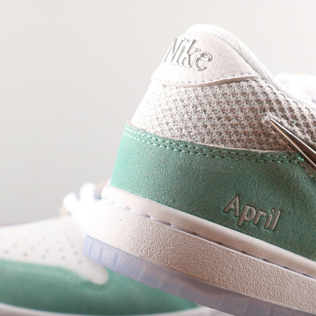 Nike SB Dunk Low April
