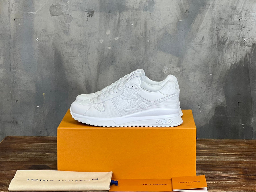 LOUIS VUITTON Run Away White