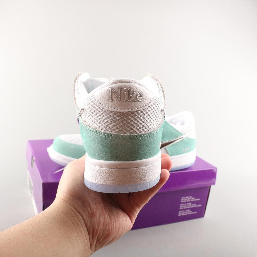 Nike SB Dunk Low April