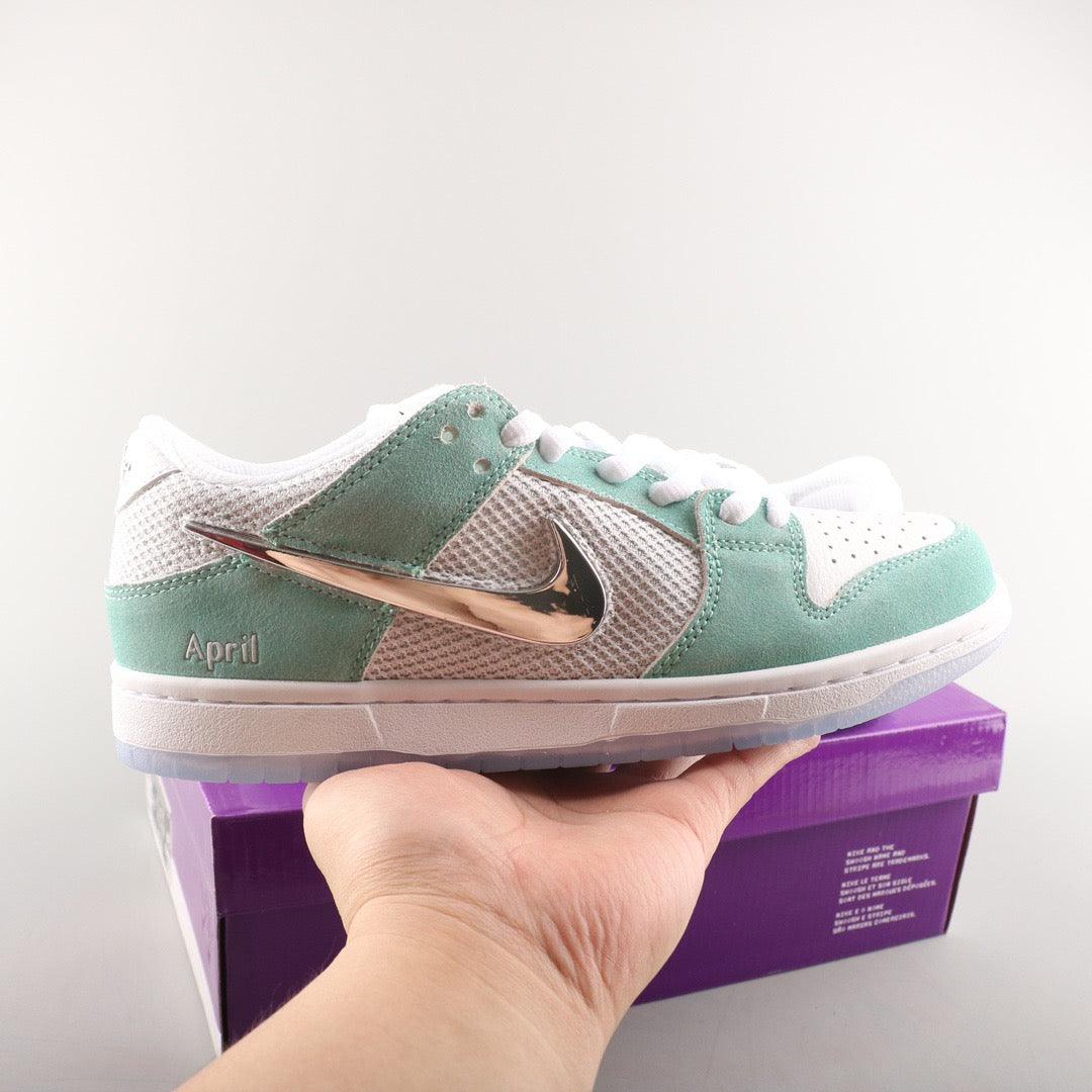 Nike SB Dunk Low April