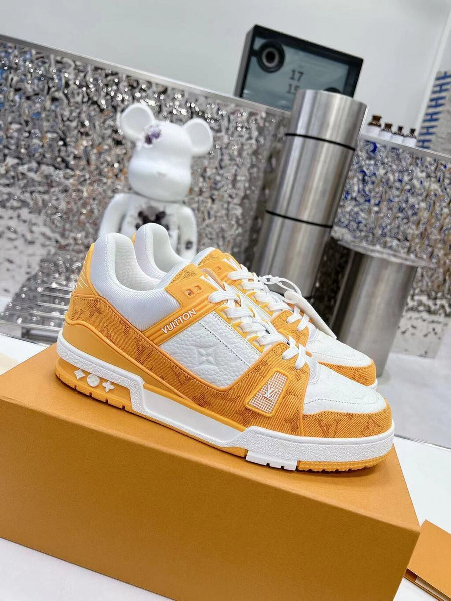 Tênis Cano Baixo Denim Amarelo Padrão Monograma Geométrico Branco