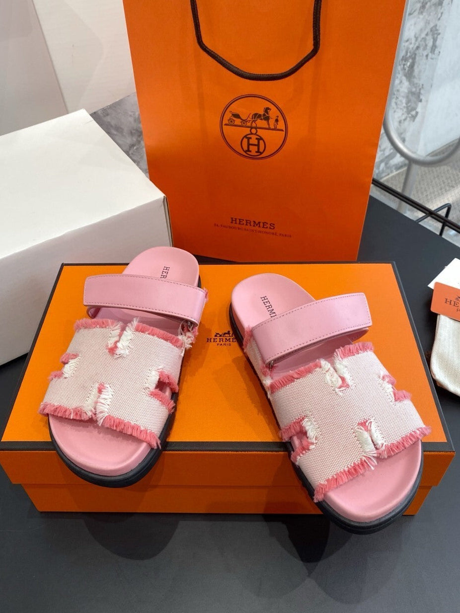 Hermes Chypre Sandal Pink Leather