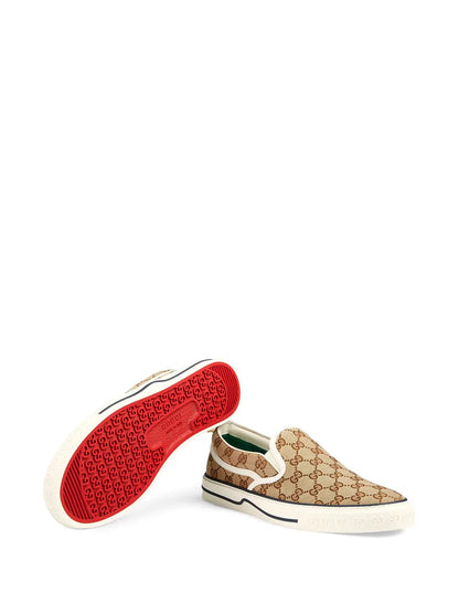 Gucci Tênis slip-on GG Supreme