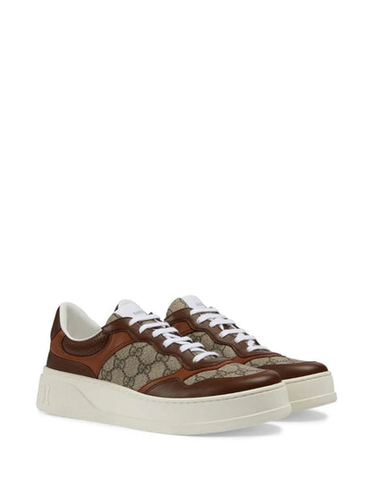 Gucci Tênis cano baixo GG