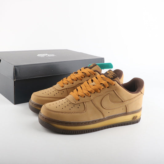 Air Force 1 LoW Retro SP 'Wheat Mocha' - vista lateral