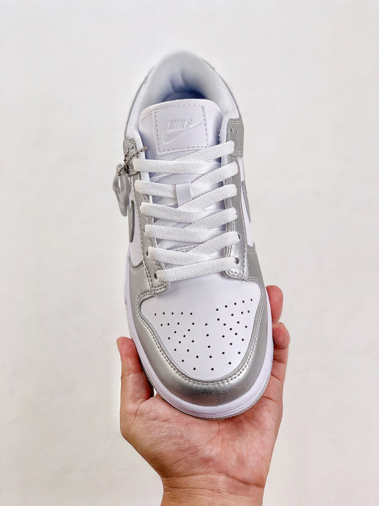 Nike Dunk Low Metallic Silver