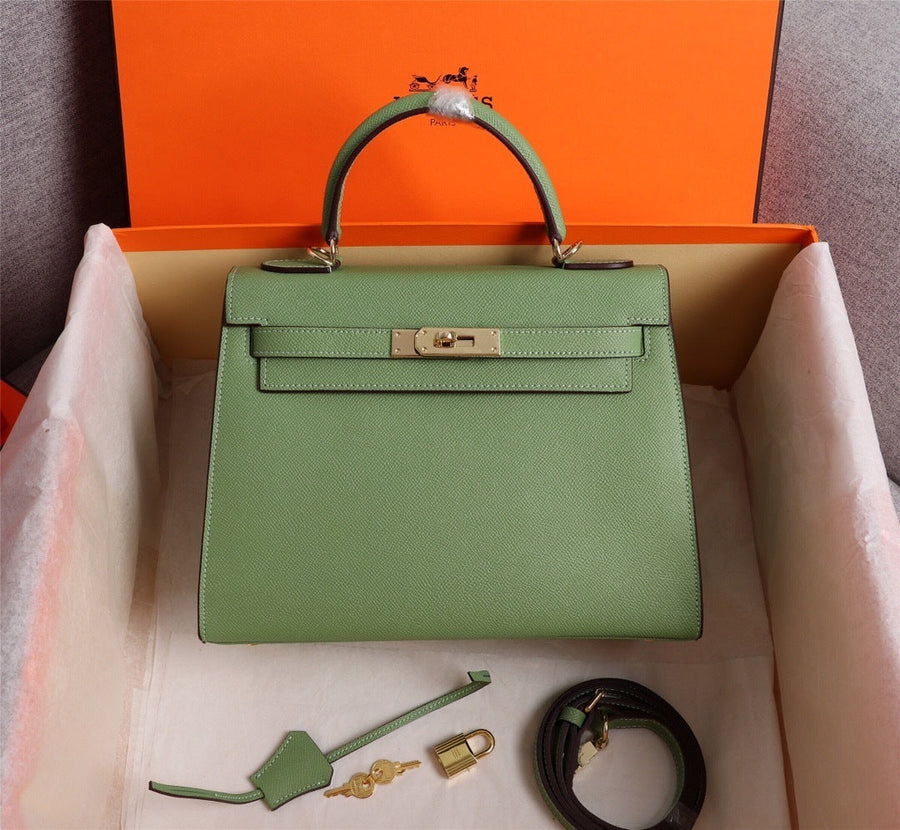 Bolsa Satchel Couro Estruturada com Fecho Frontal