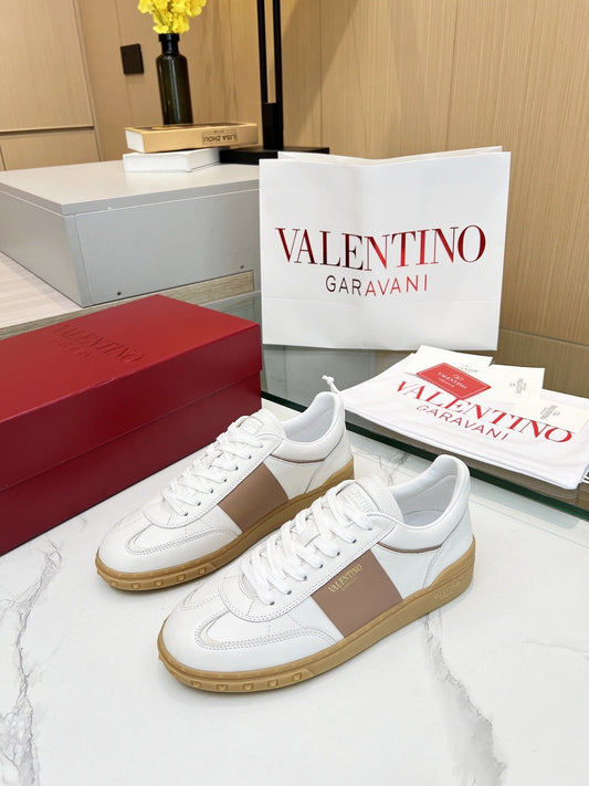 Valentino Garavani Upvillage