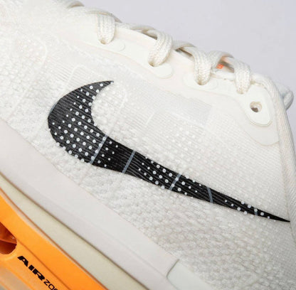 Nike Vomero Premium - Bege/Laranja