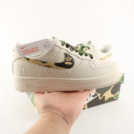 Air Force 1 Low x Bape - vista lateral