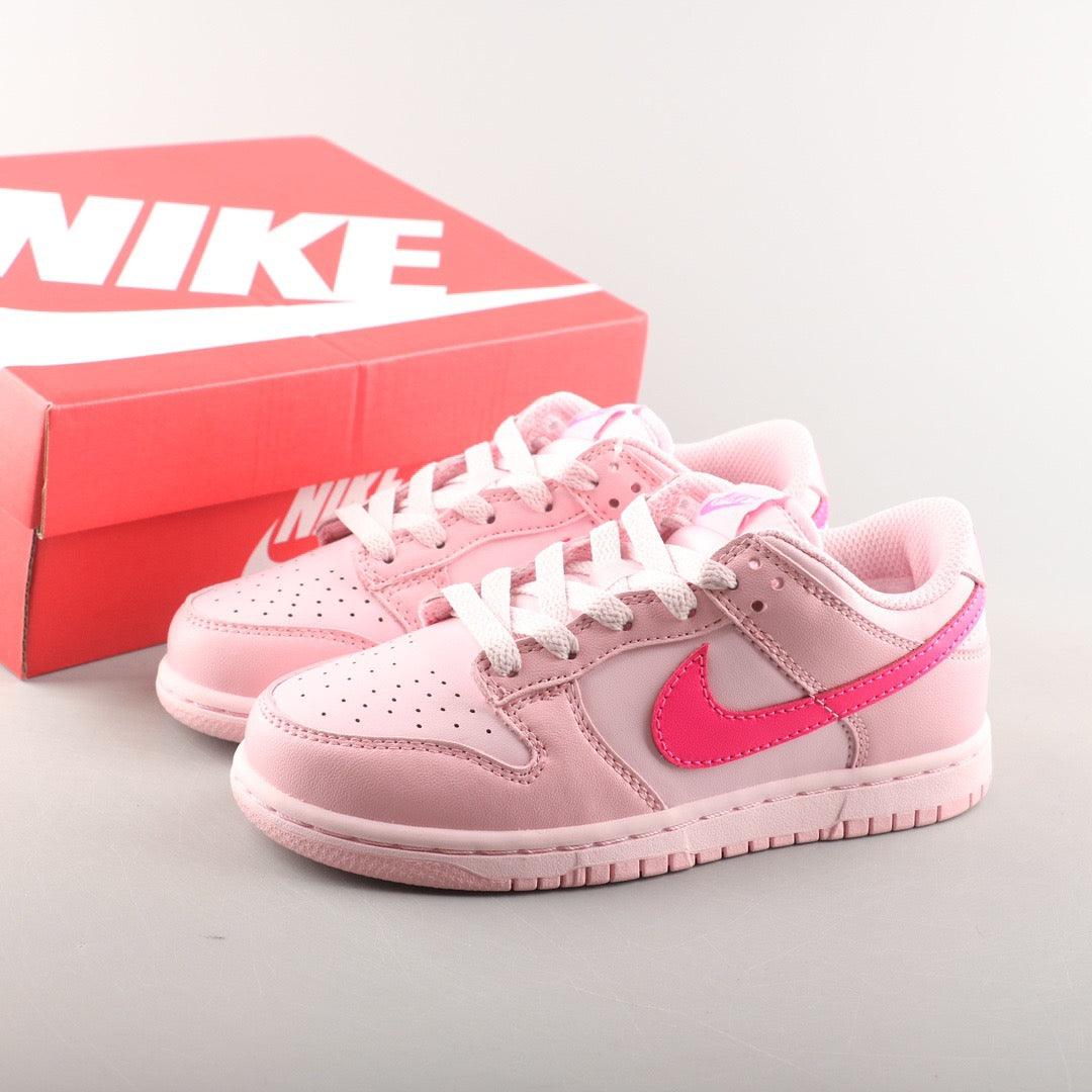 Nike Dunk Low Triple Pink