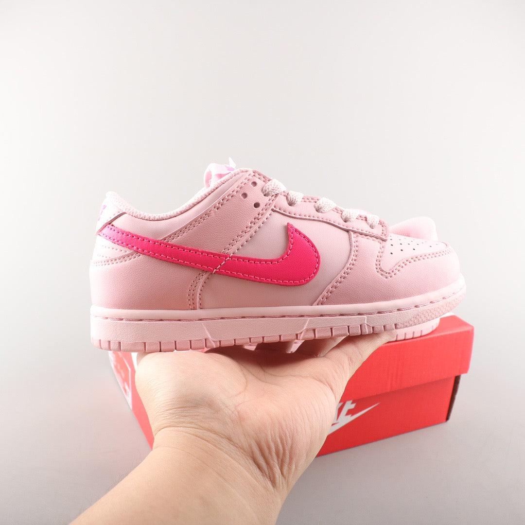 Nike Dunk Low Triple Pink