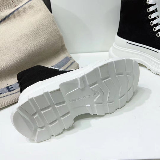Alexander McQueen cano alto Tread slick