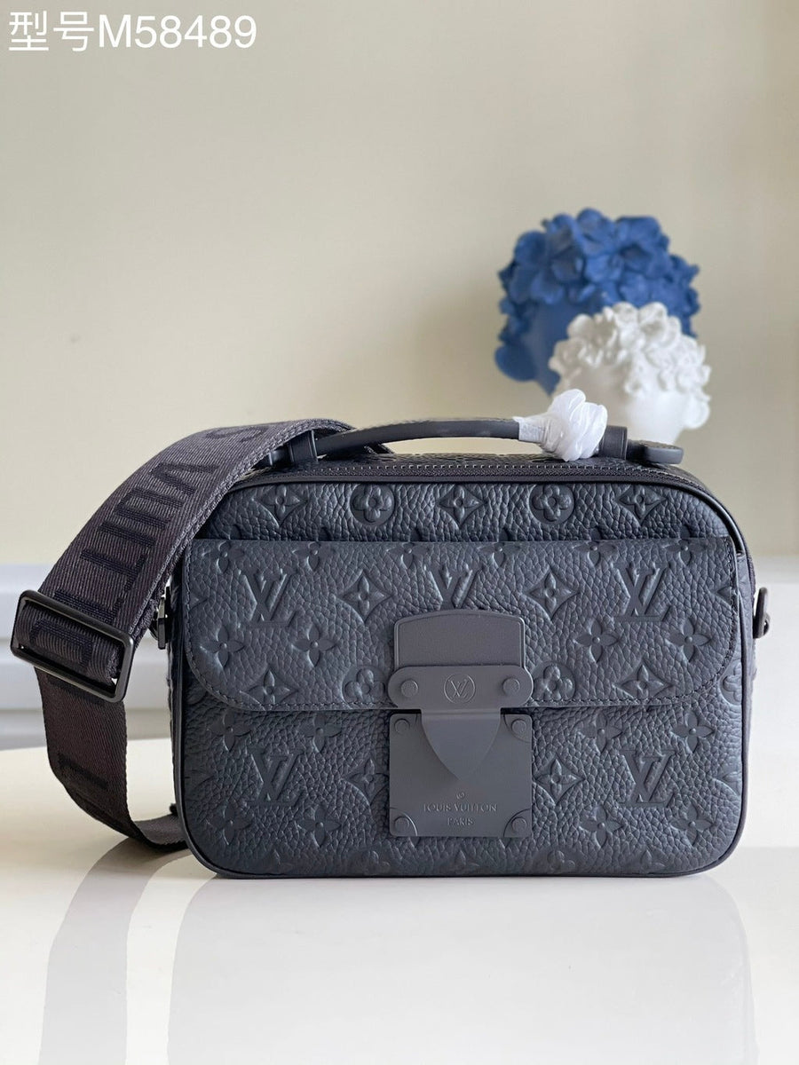 Bolsa Couro Preto Padrão Monograma Geométrico