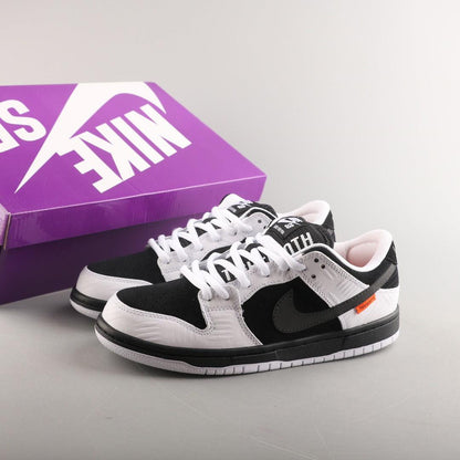 Nike SB Dunk Low TIGHTBOOTH