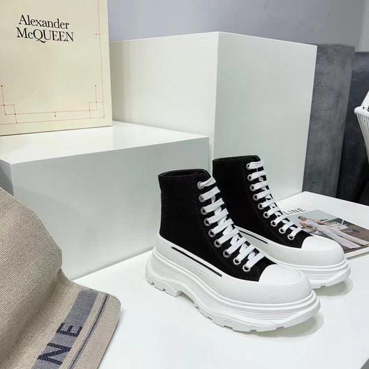 Alexander McQueen cano alto Tread slick