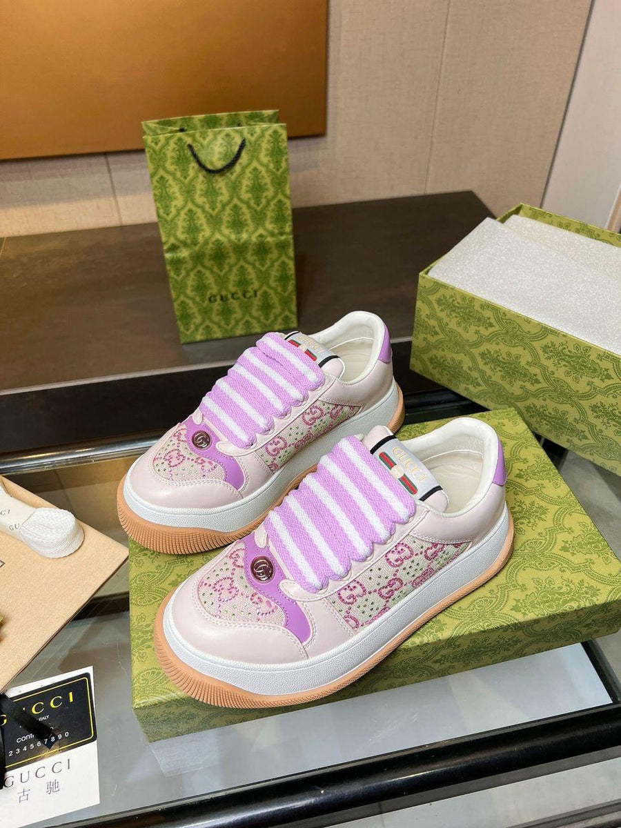 Tênis Couro Branco Letras Entrelaçadas Detalhe Roxo Sunset