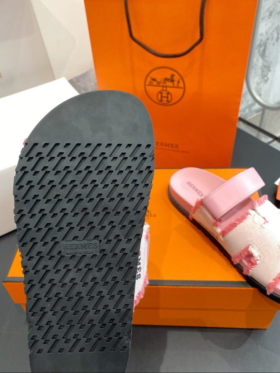 Hermes Chypre Sandal Pink Leather