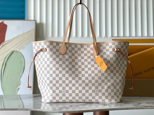 Bolsa Tote Couro Branco Padrão Monograma Geométrico Invertido MM