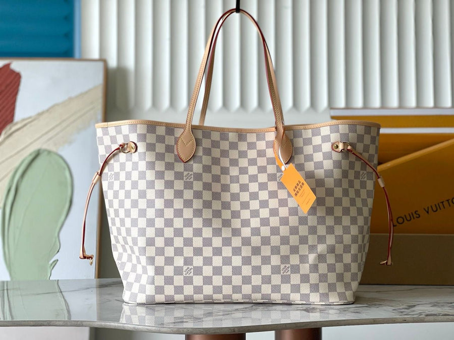 Bolsa Tote Couro Branco Padrão Monograma Geométrico Invertido MM