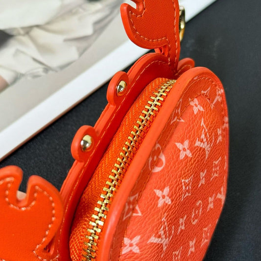 Chaveiro Bag Charm LV Crab Orange