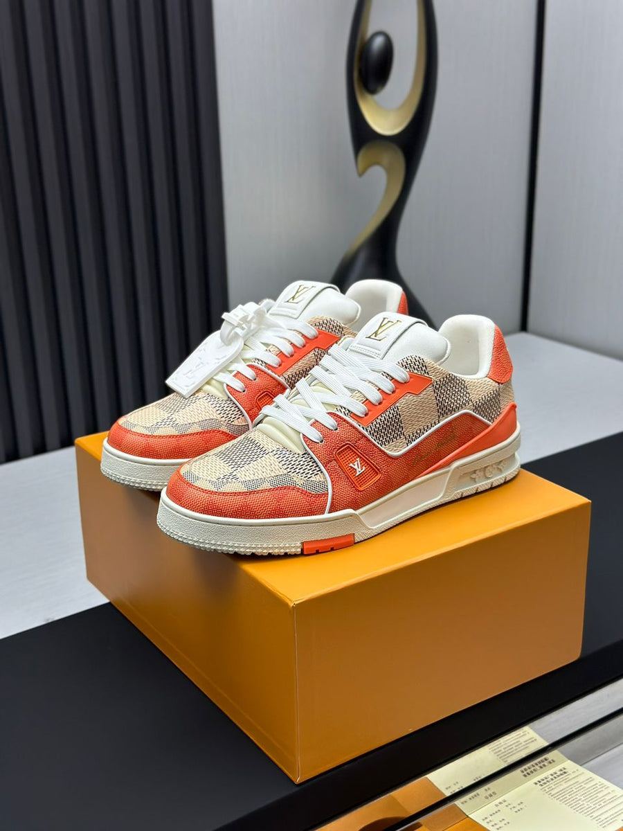 Tênis Casual Couro Branco Laranja Padrão Monograma Geométrico