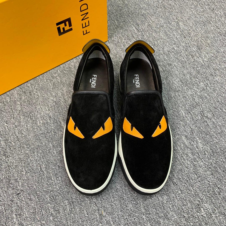Tênis Slip-on Couro Olho Frontal Decorativo