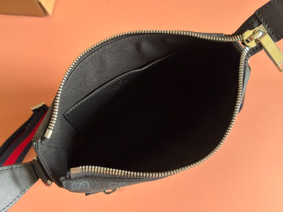 GUCCI SMALL GG CROSSBODY BAG