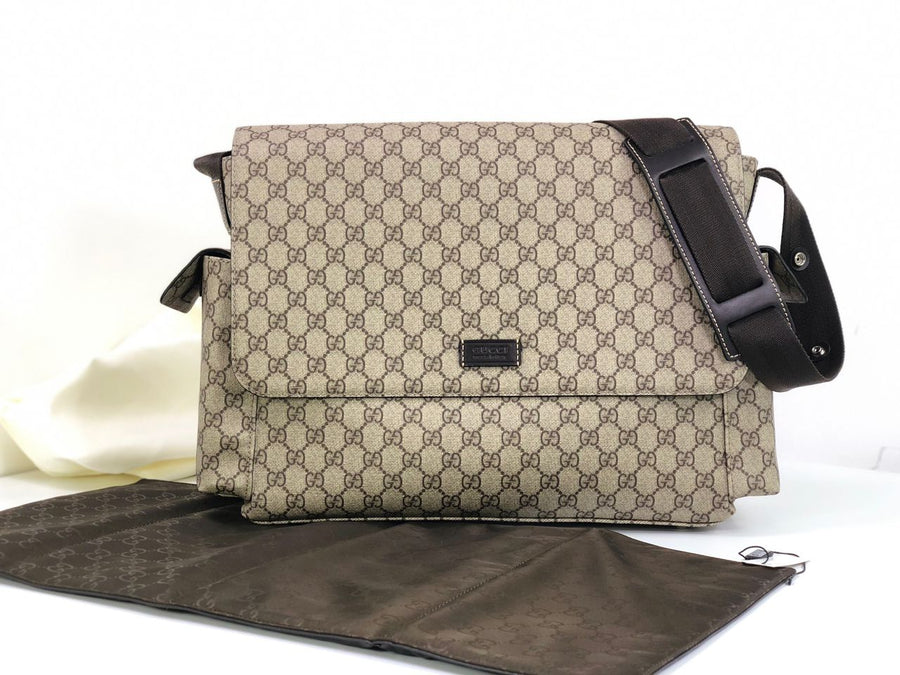 Bolsa Satchel Lona Padrão Letras Entrelaçadas Marrom Médio