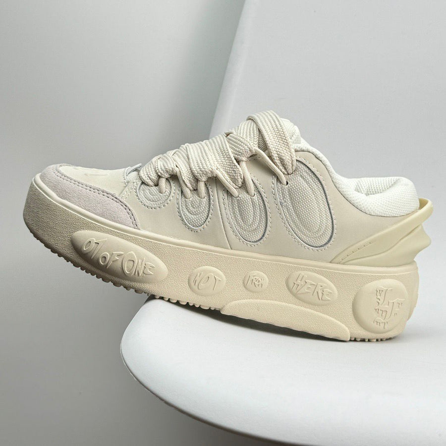 Tênis Couro Casual Branco Detalhes Coloridos