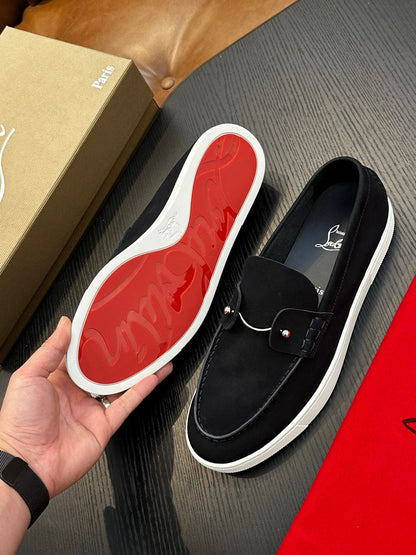 Tênis Couro Preto Solado Vermelho Contraste