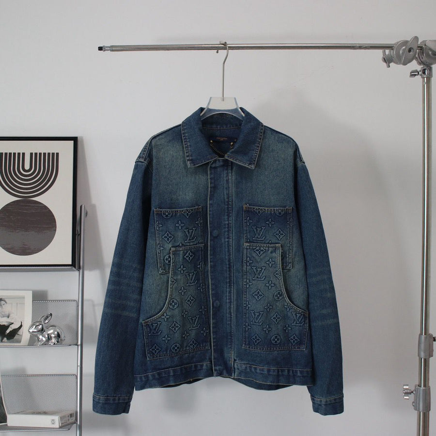 Jaqueta Jeans Azul Padrão Monograma Geométrico