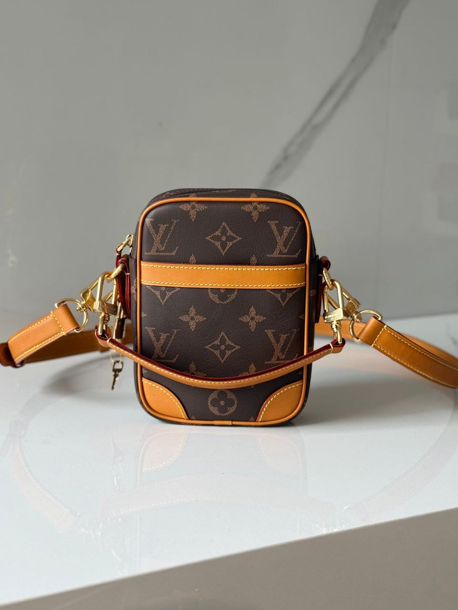 Bolsa Couro Padrão Monograma Geométrico