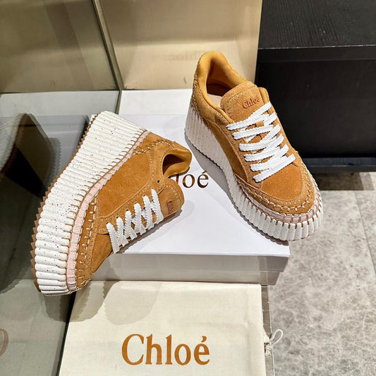 Chloé Nama
