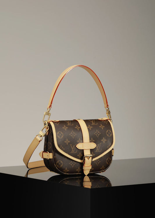 Bolsa Saumur BB Monogram Brown