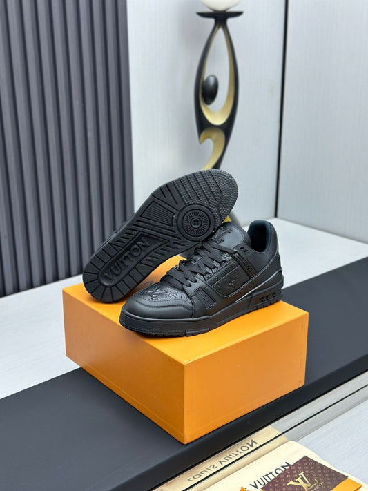 Lv Trainer Black Monogram