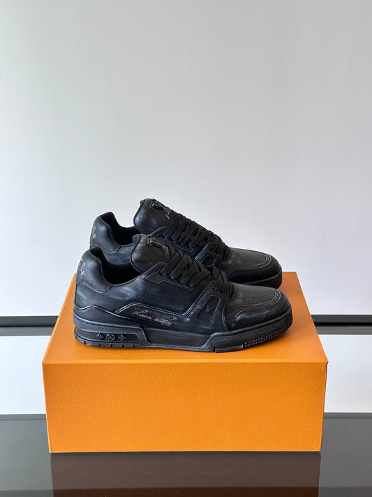 Trainer Black
