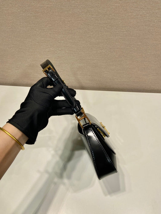 Prada Cleo