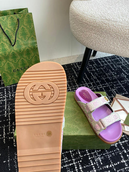 GUCCI Women's sandal with Double GG