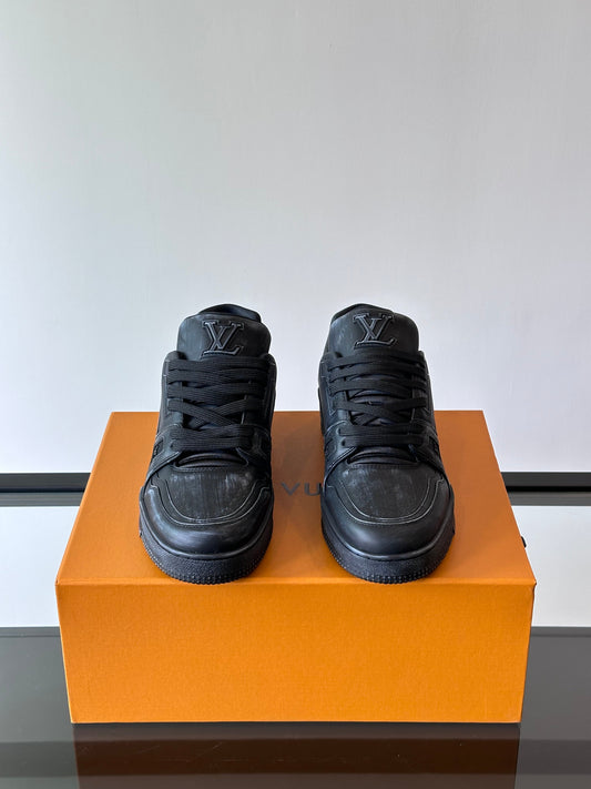 Trainer Black