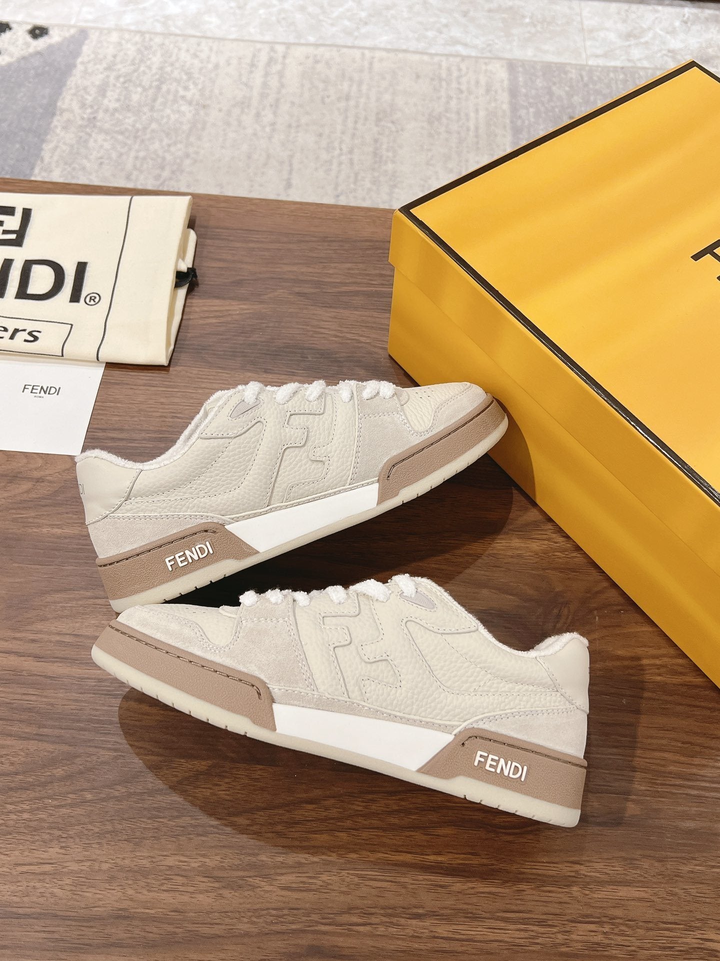 Fendi Match sneakers in white brown