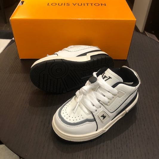 Trainer 54 LV Black and White Infantil