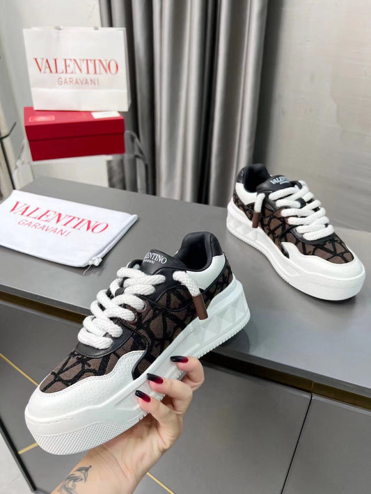Valentino One Stud XL Brown