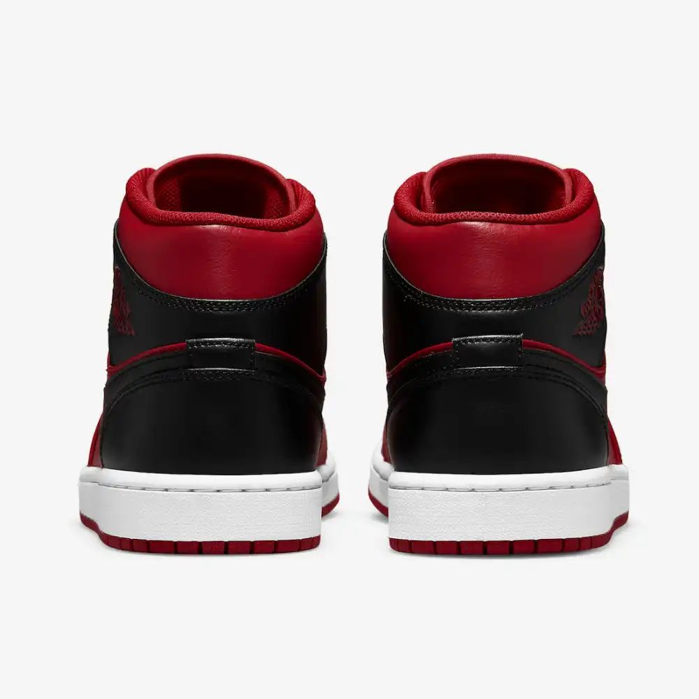 Air Jordan 1 Retro Mid Reverse Bred