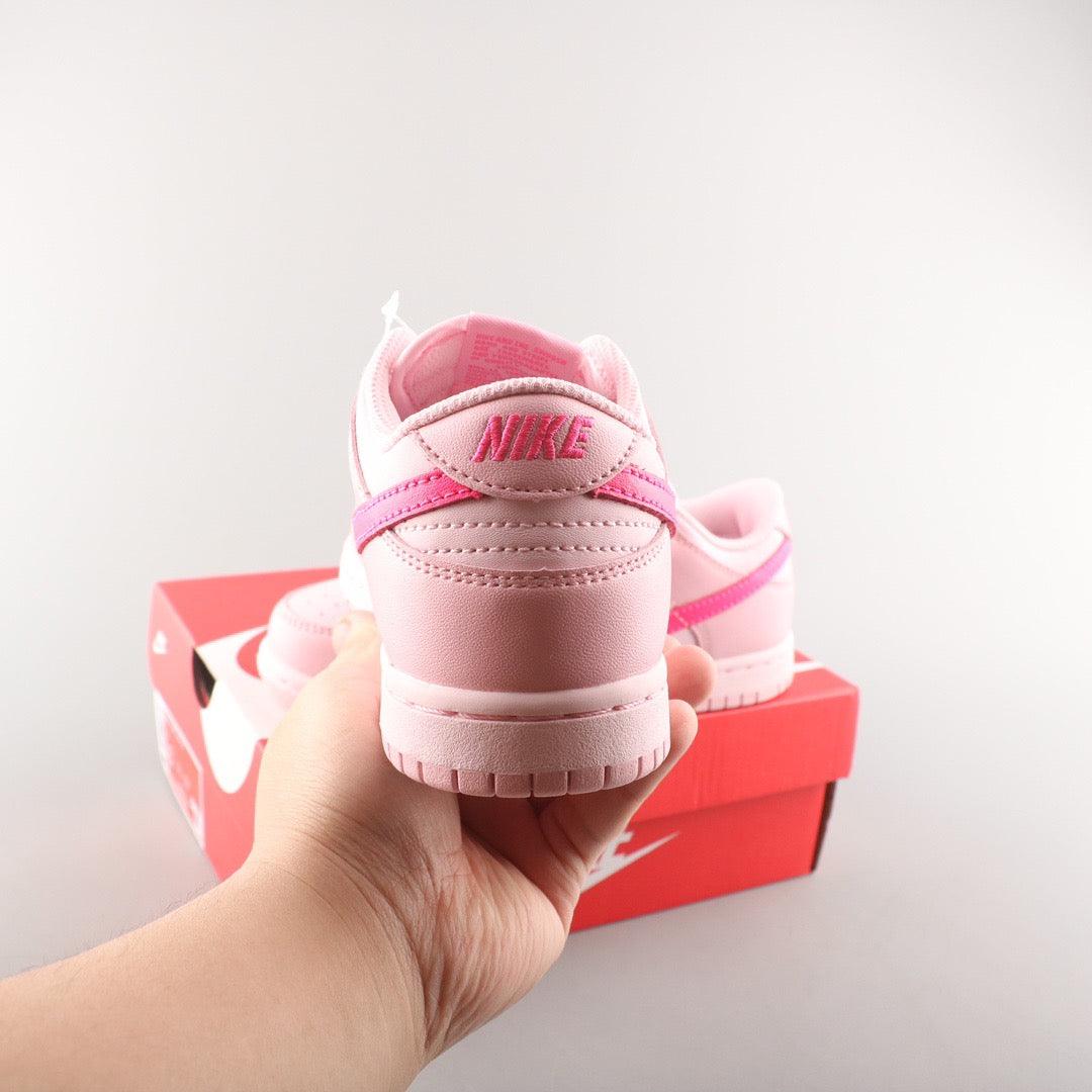 Nike Dunk Low Triple Pink