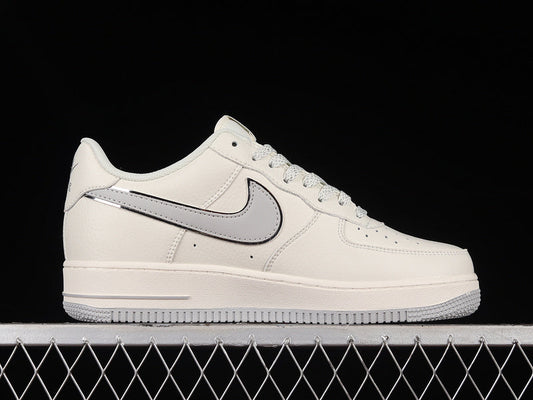 AIR FORCE 1 LOW 07 KEEP FRESH BEIGE/LIGHT GREY/SILVER - detalhe do solado