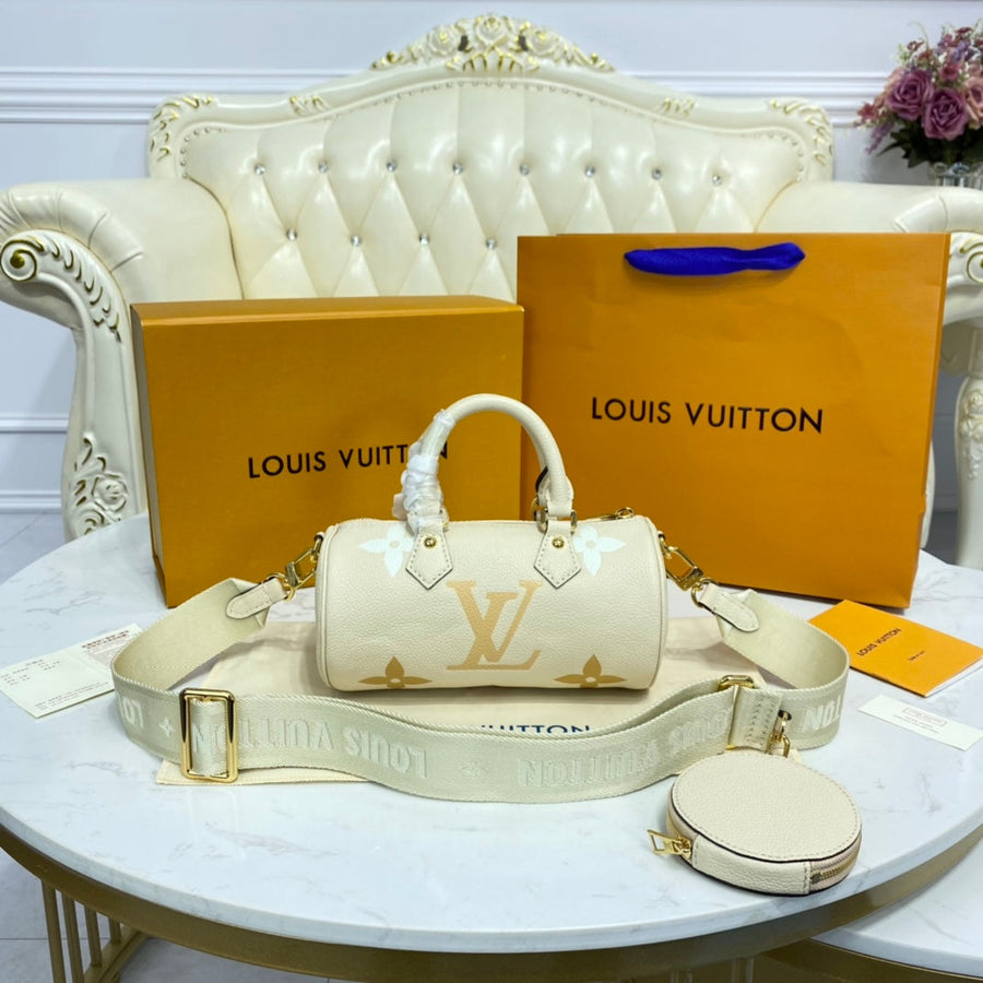 Bolsa Satchel Couro Branco Padrão Monograma Geométrico