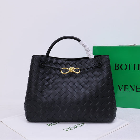 Bolsa Satchel Couro Entrelançado Preto Médio