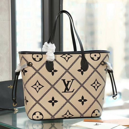 Bolsa Tote Couro Padrão Monograma Geométrico Creme e Preto MM
