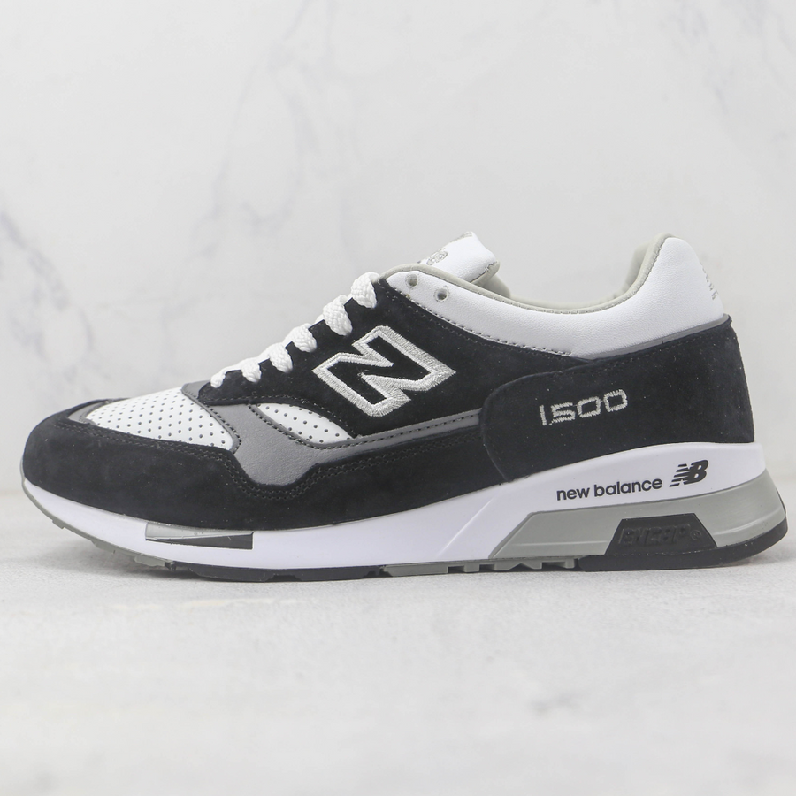 Tênis Runner Malha Preto e Branco Solado Cinza